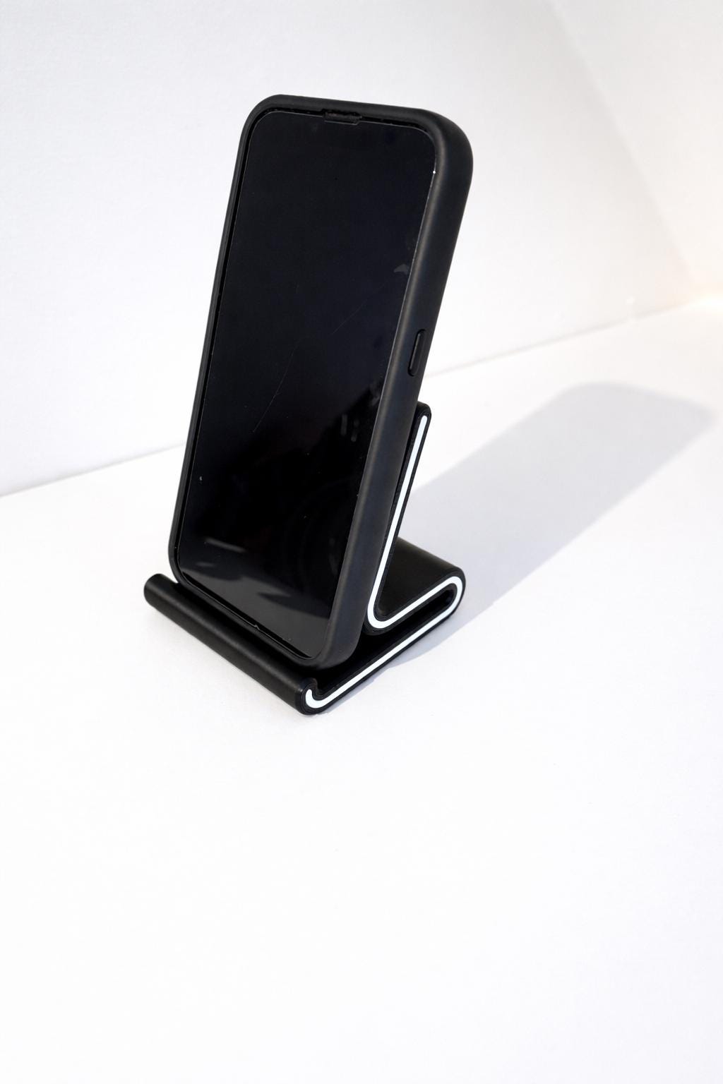 Support téléphone design minimaliste – support smartphone bureau – dock téléphone moderne – accessoire bureau pratique – idée cadeau
