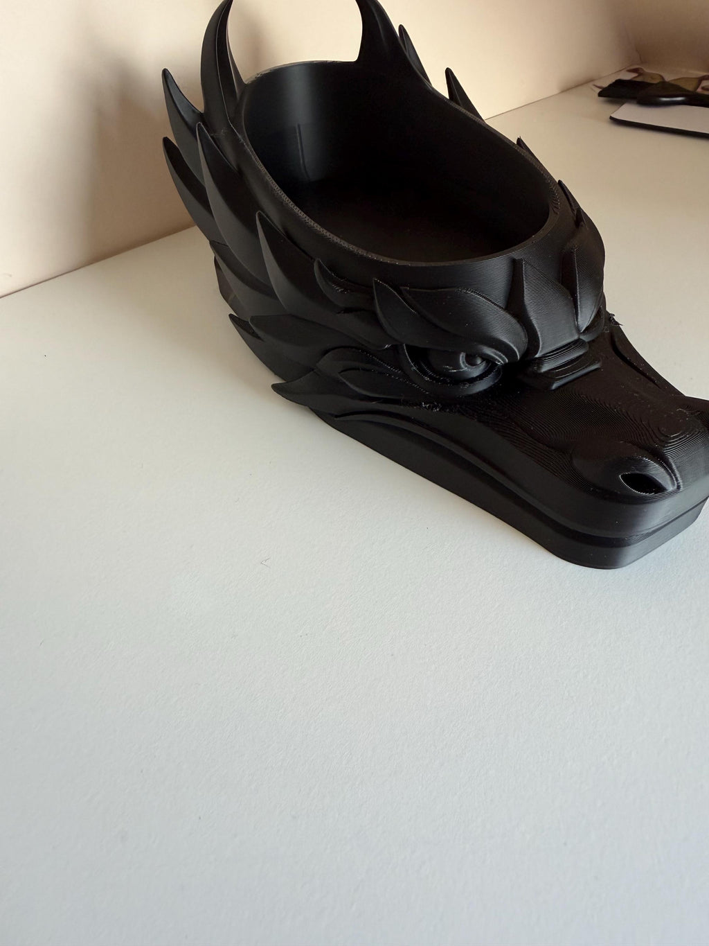 Tête de dragon vide-poche – support décoratif fantasy – organisateur bureau original – décoration geek – rangement design – idée cadeau