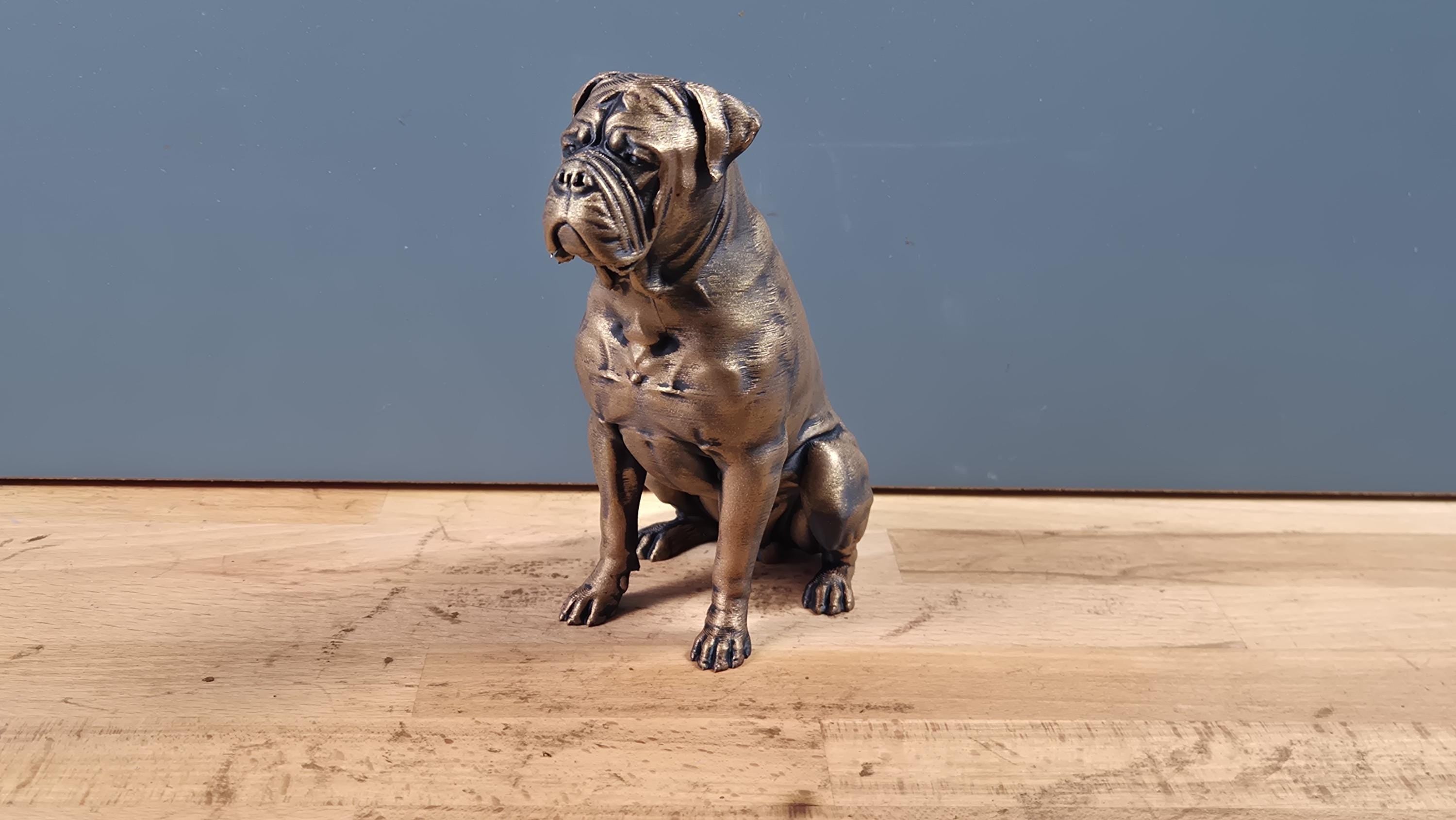 Statue Bullmastiff réaliste – Chien décoratif effet bronze – Sculpture Bullmastiff – Déco moderne haut de gamme