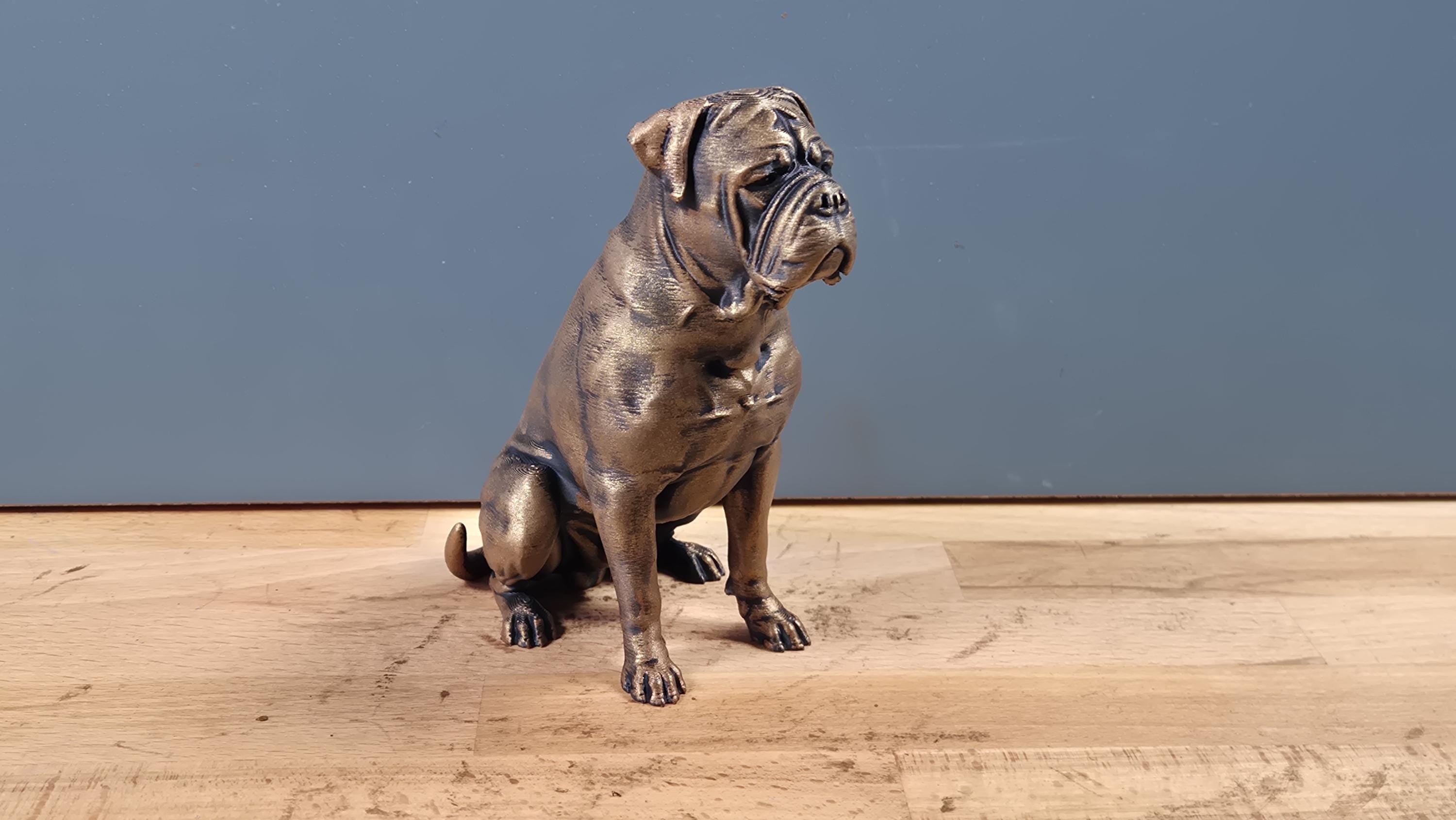 Statue Bullmastiff réaliste – Chien décoratif effet bronze – Sculpture Bullmastiff – Déco moderne haut de gamme
