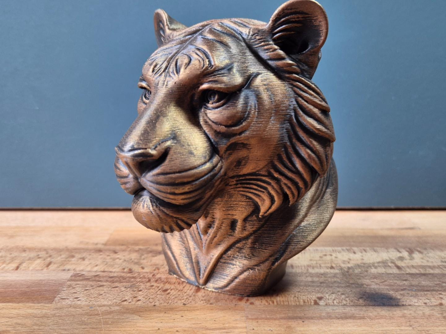 Buste de tigre réaliste – Statue tigre effet bronze – Sculpture animal sauvage – Décoration luxe moderne