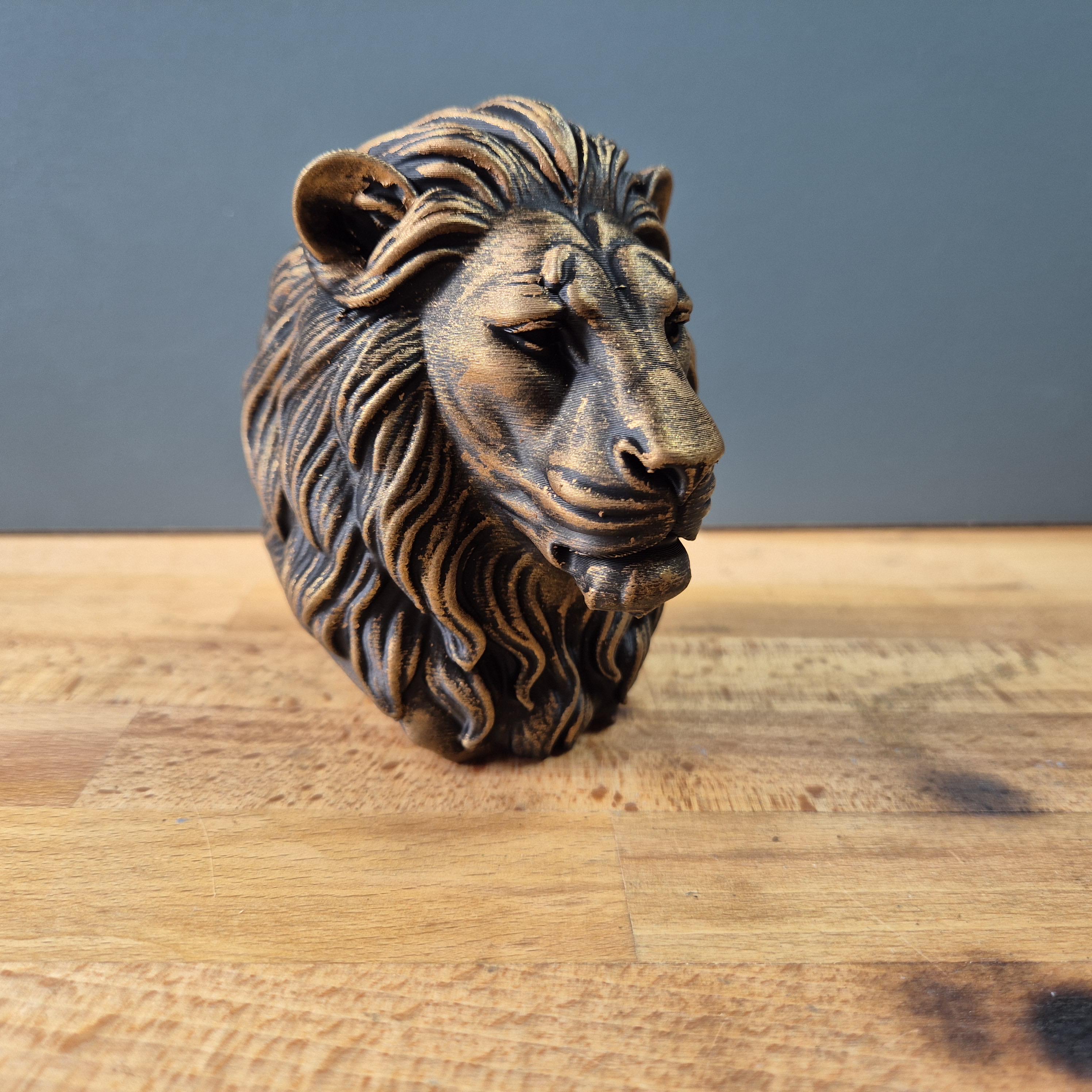 Buste lion réaliste – Statue lion effet bronze – Sculpture tête de lion – Décoration prestige moderne
