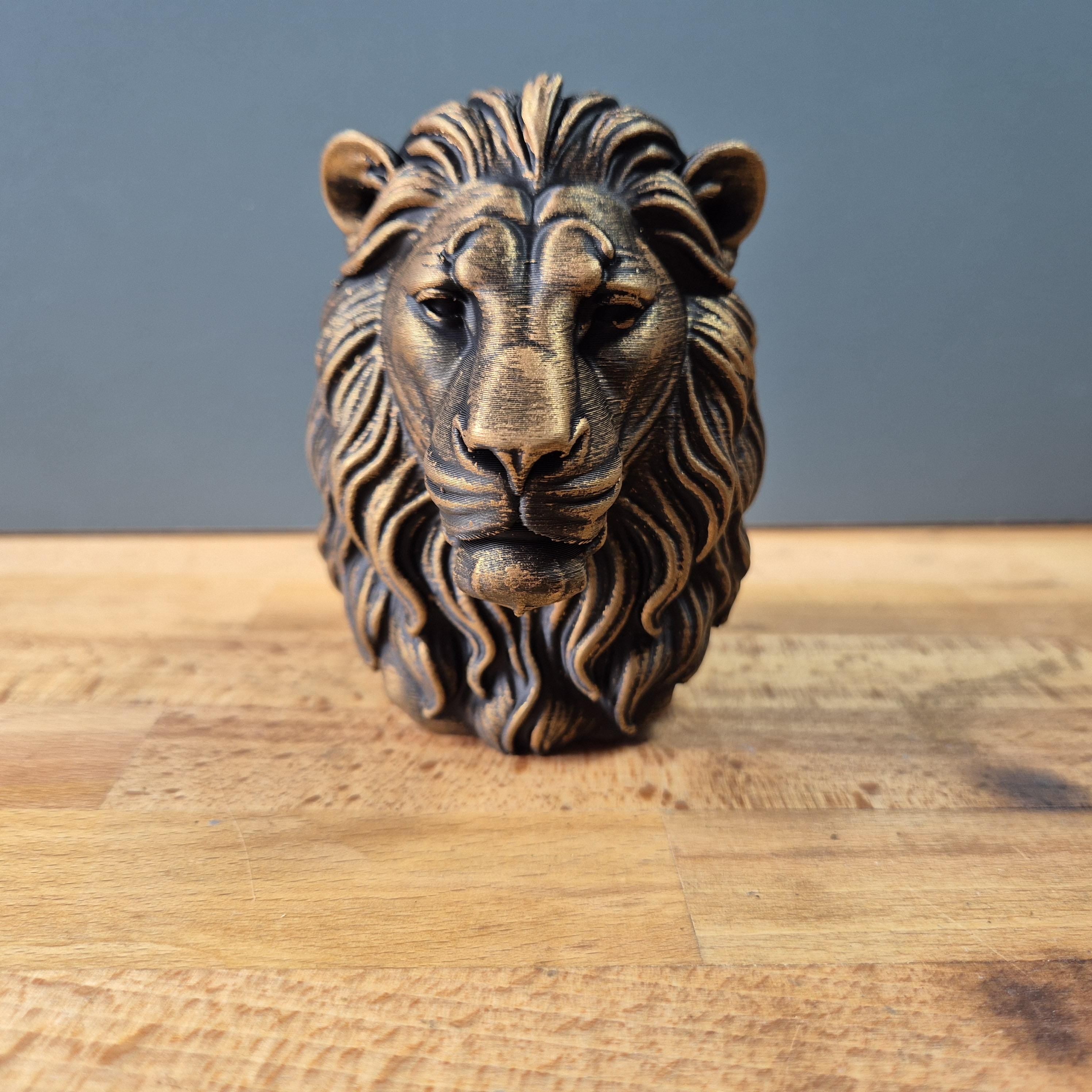Buste lion réaliste – Statue lion effet bronze – Sculpture tête de lion – Décoration prestige moderne