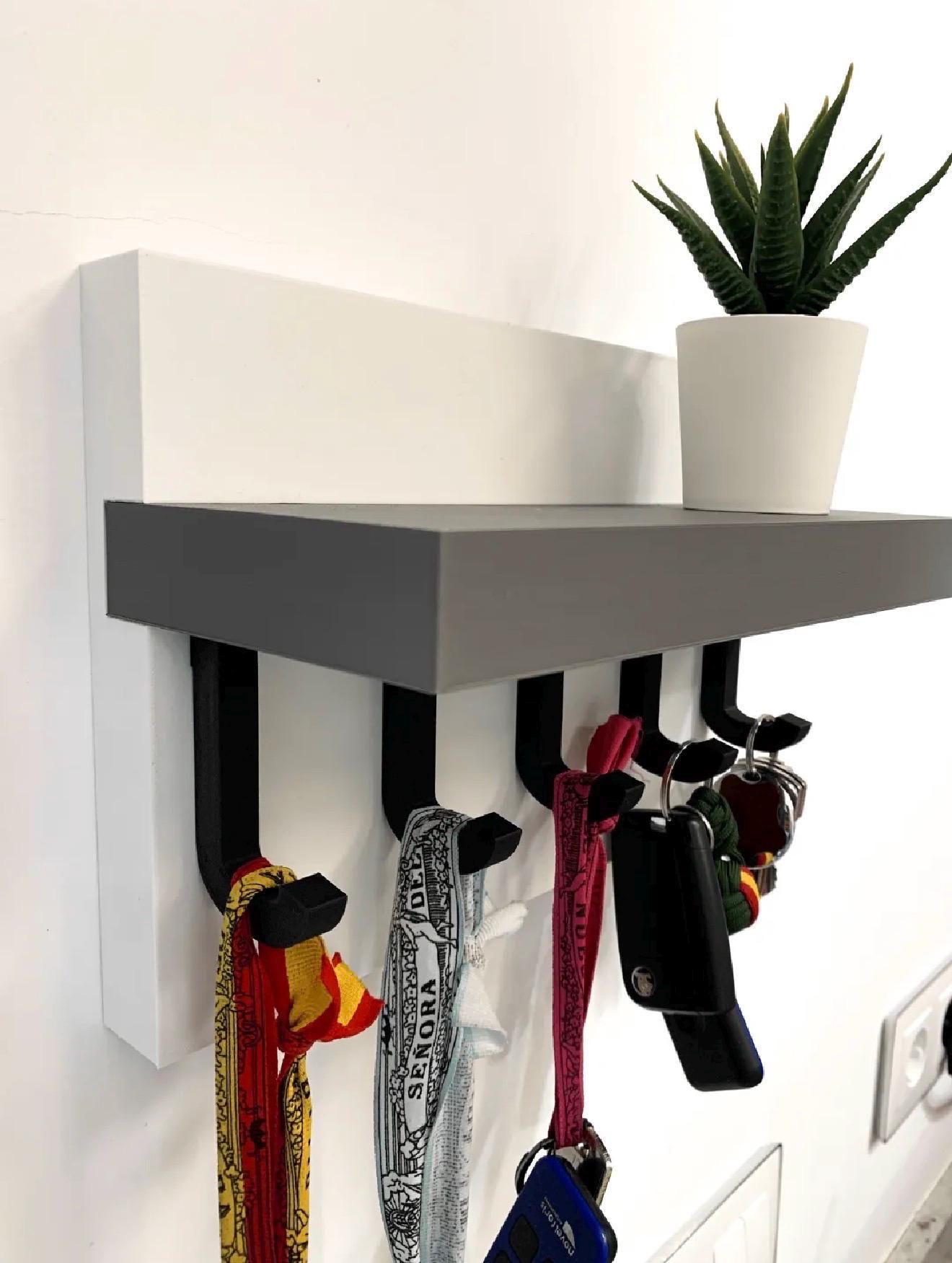 Porte-Clés Mural avec Étagère – Support Clés Design Moderne – Rangement Entrée – Décoration Maison – Idée Cadeau Utile