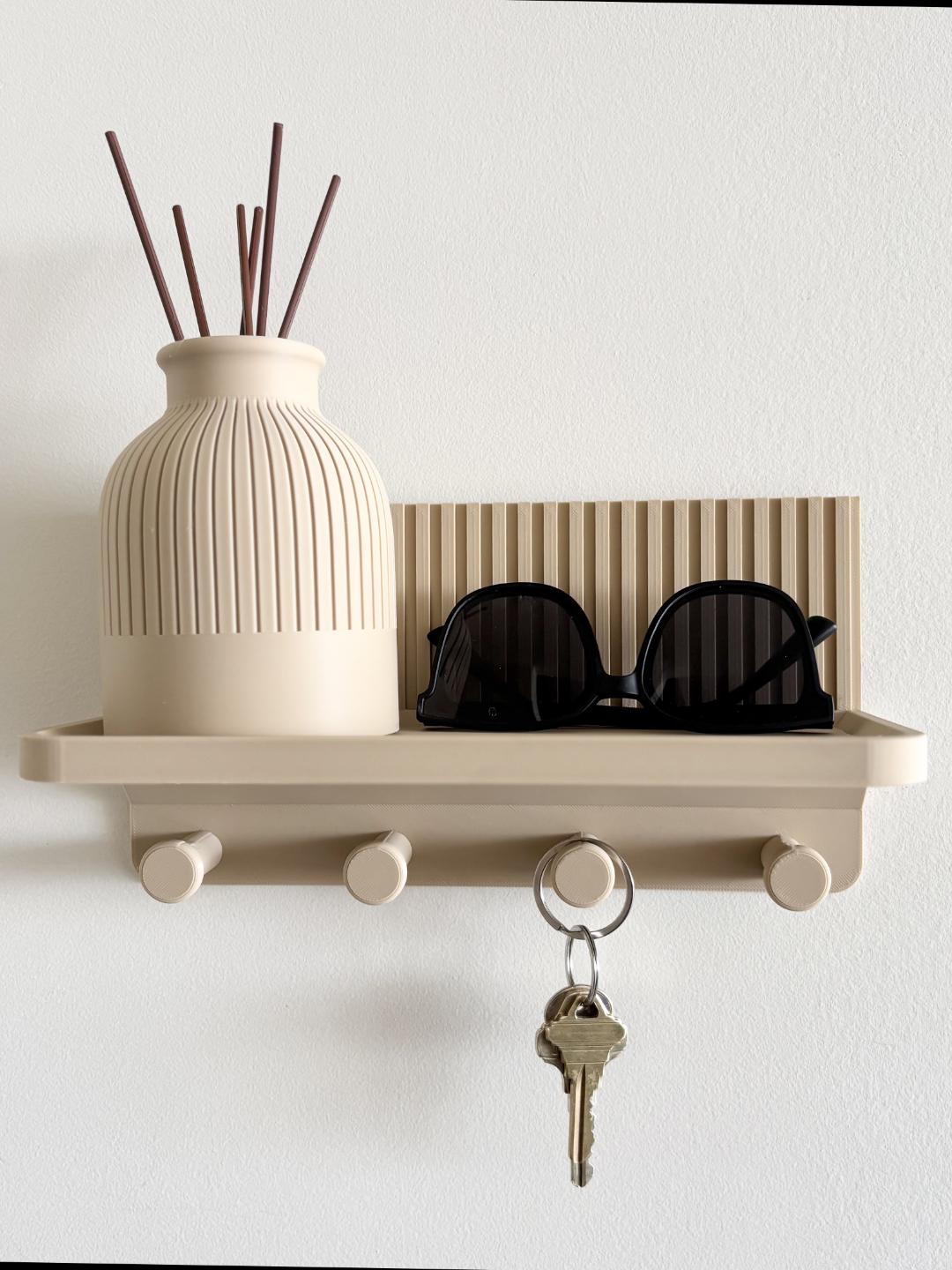 Étagère Murale Minimaliste avec Porte-Clés – Organisateur d’Entrée Moderne – Support Mural Design Imprimé 3D – Décoration Beige