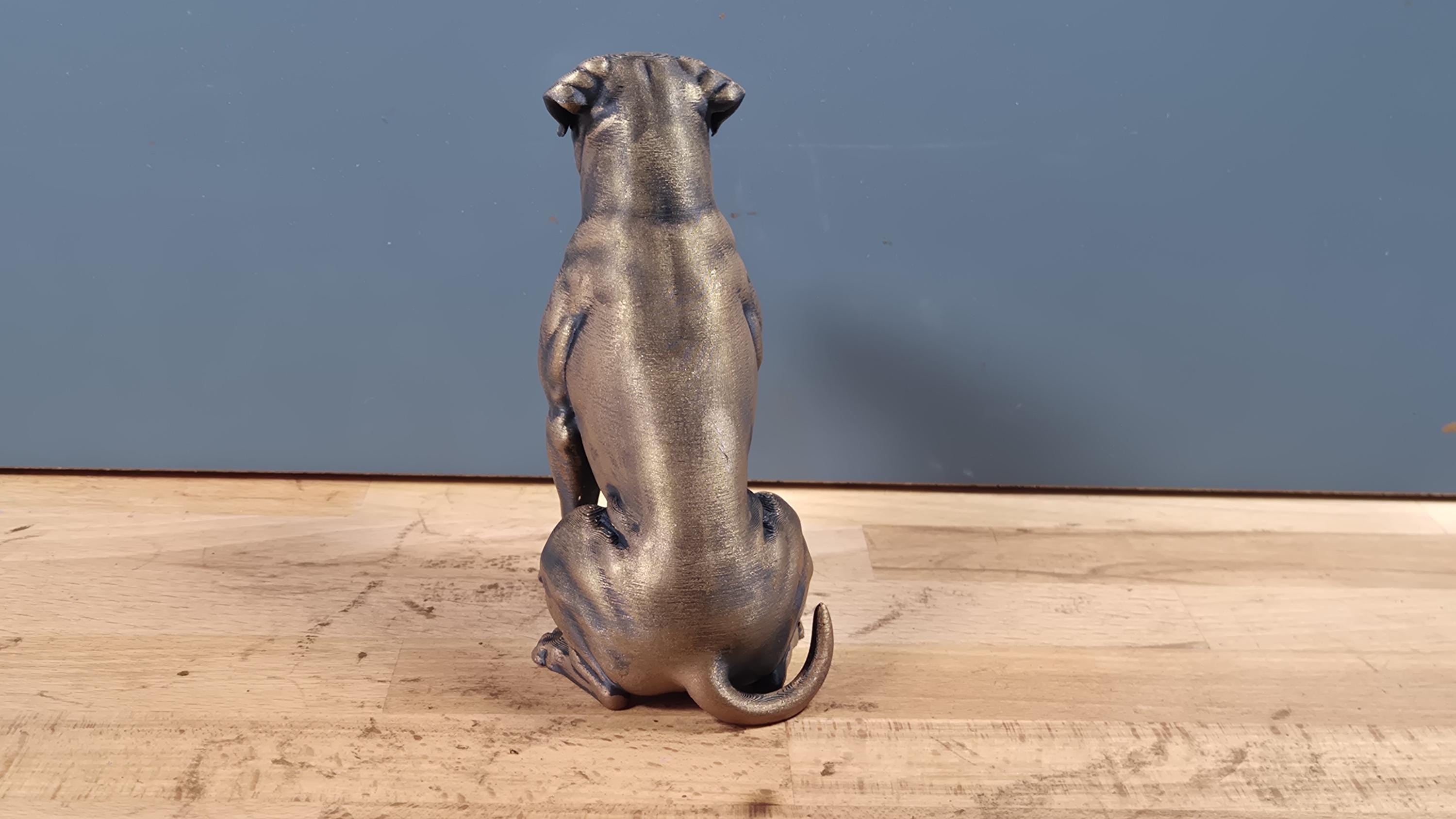 Statue Bullmastiff réaliste – Chien décoratif effet bronze – Sculpture Bullmastiff – Déco moderne haut de gamme