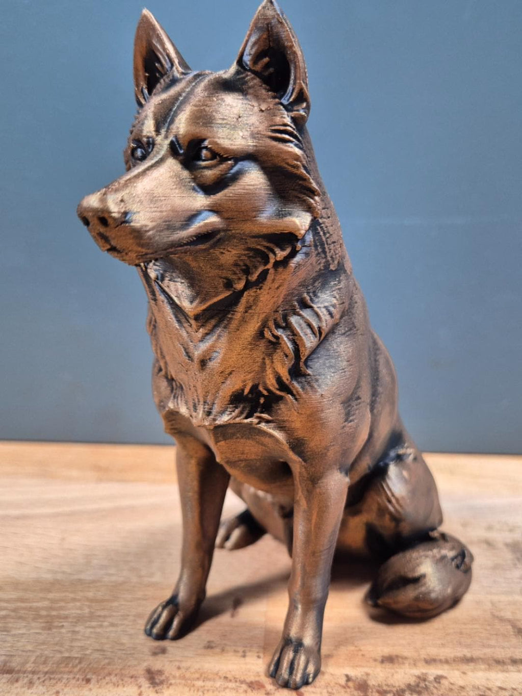 Statue Husky Sibérien en impression 3D – Chien décoratif effet bronze – Cadeau pour amoureux des Huskies