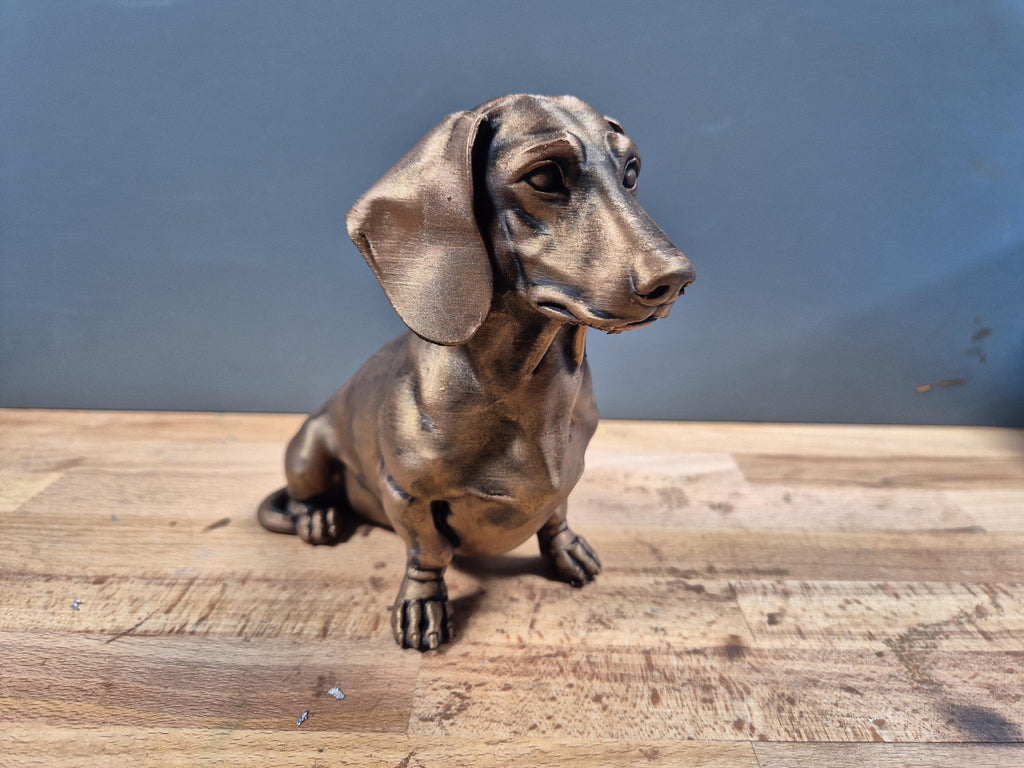 Statue Teckel en impression 3D – Chien décoratif effet bronze – Cadeau pour amoureux des Dachshunds