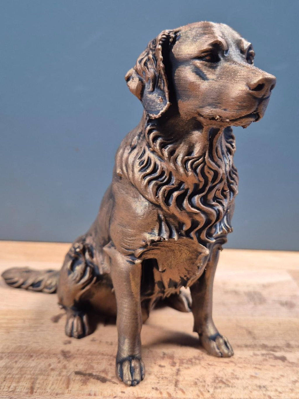 Statue Chien Golden Retriever effet bronze – Décoration moderne – Cadeau amoureux des chiens – Sculpture 3D artisanale