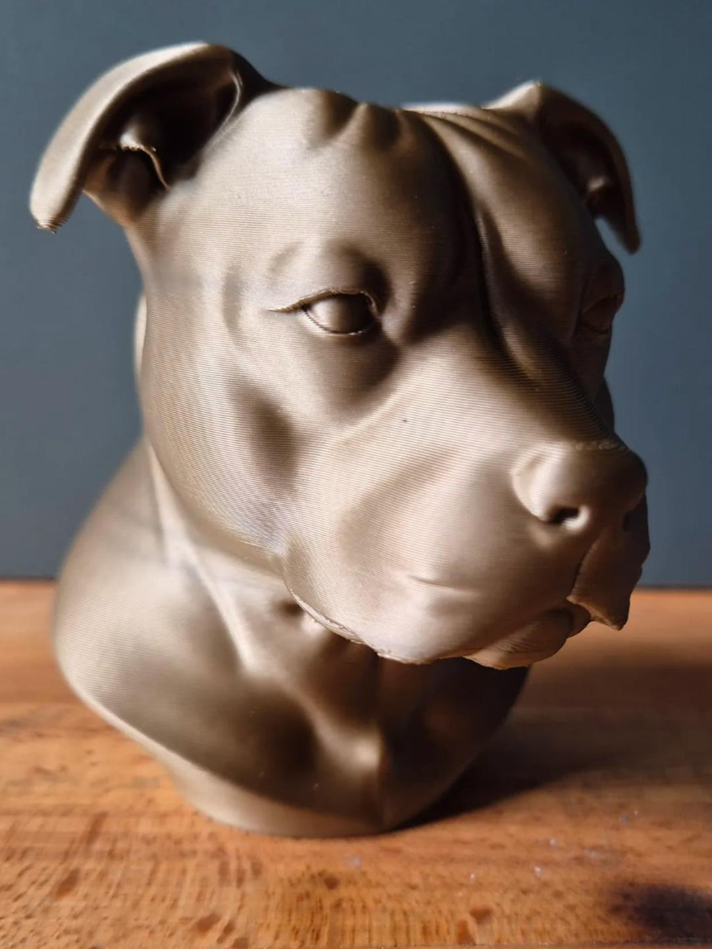 Buste de Staffordshire Bull Terrier en Impression 3D – Statue Staffie – Décoration Chien – Cadeau Personnalisé pour Amoureux des Staffs