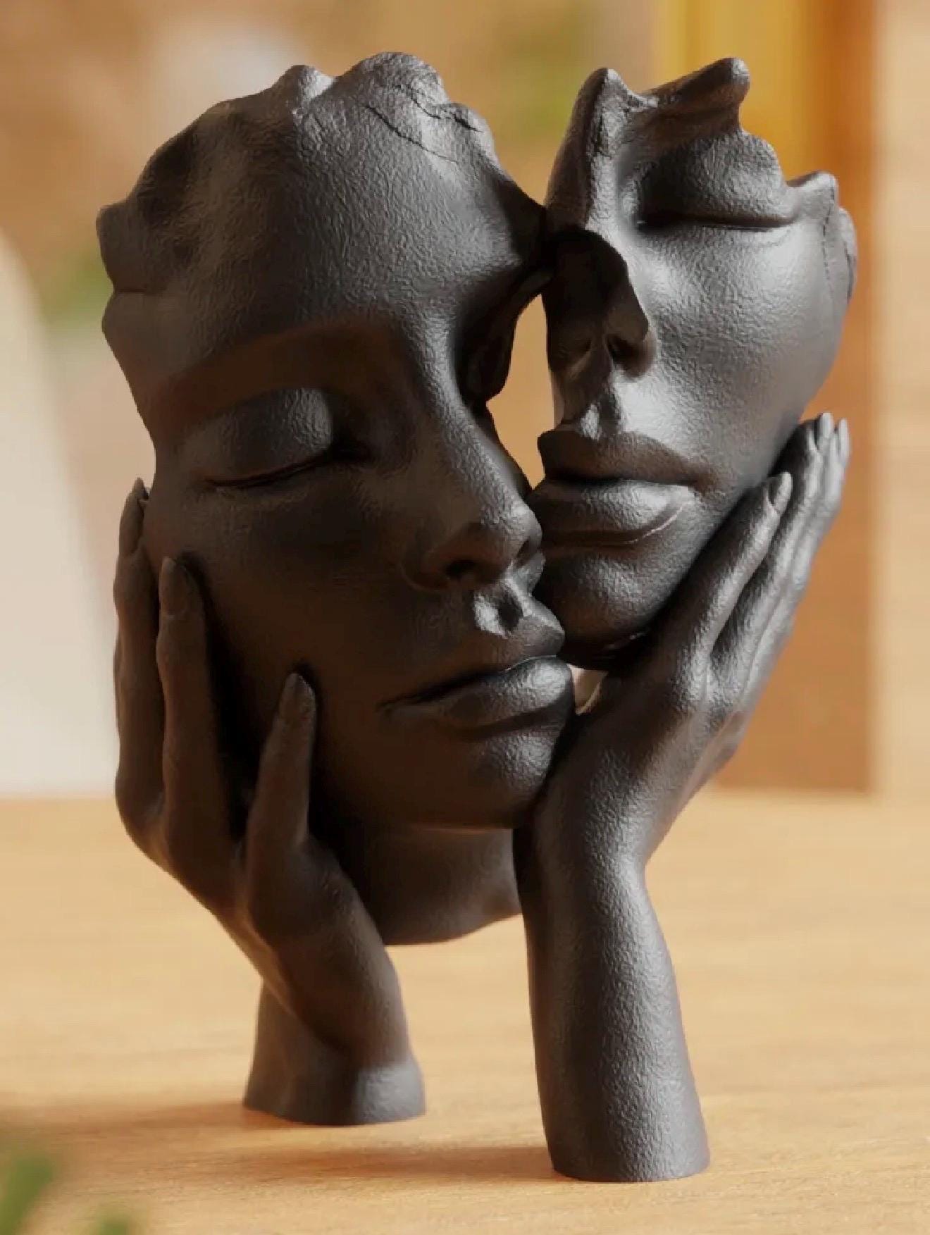 Statue visage abstrait – Sculpture moderne couple – Décoration design visage entrelacé – Art minimaliste – Objet déco contemporain