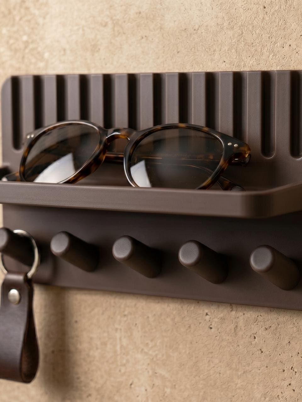 Porte-Clés Mural Moderne avec Étagère – Support pour Clés, Lunettes et Accessoires – Décoration Minimaliste