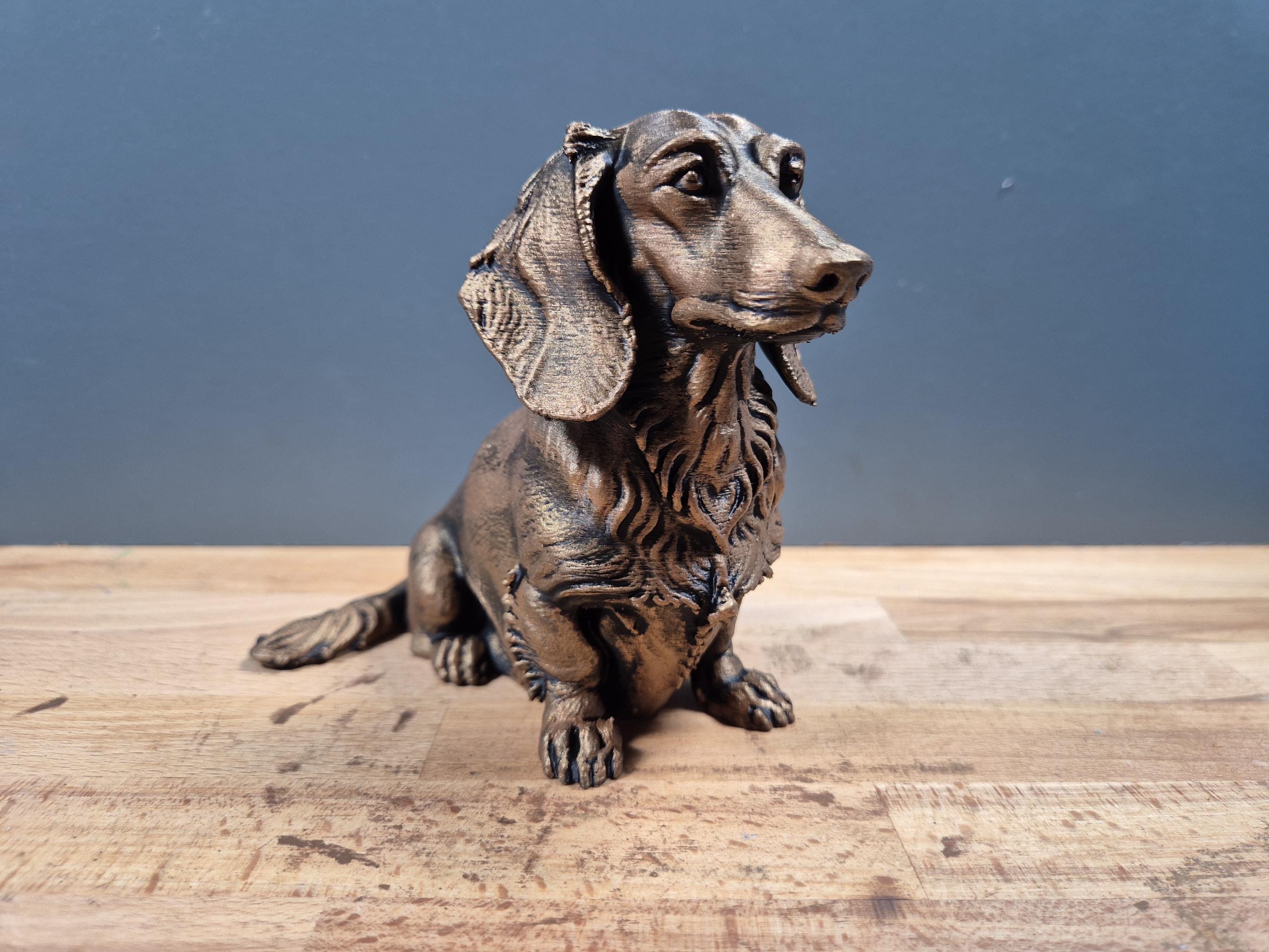 Statue Teckel à Poil Long Bronze Antique – Sculpture Chien Imprimée en 3D – Figurine Décorative – Cadeau pour Amoureux des Teckels
