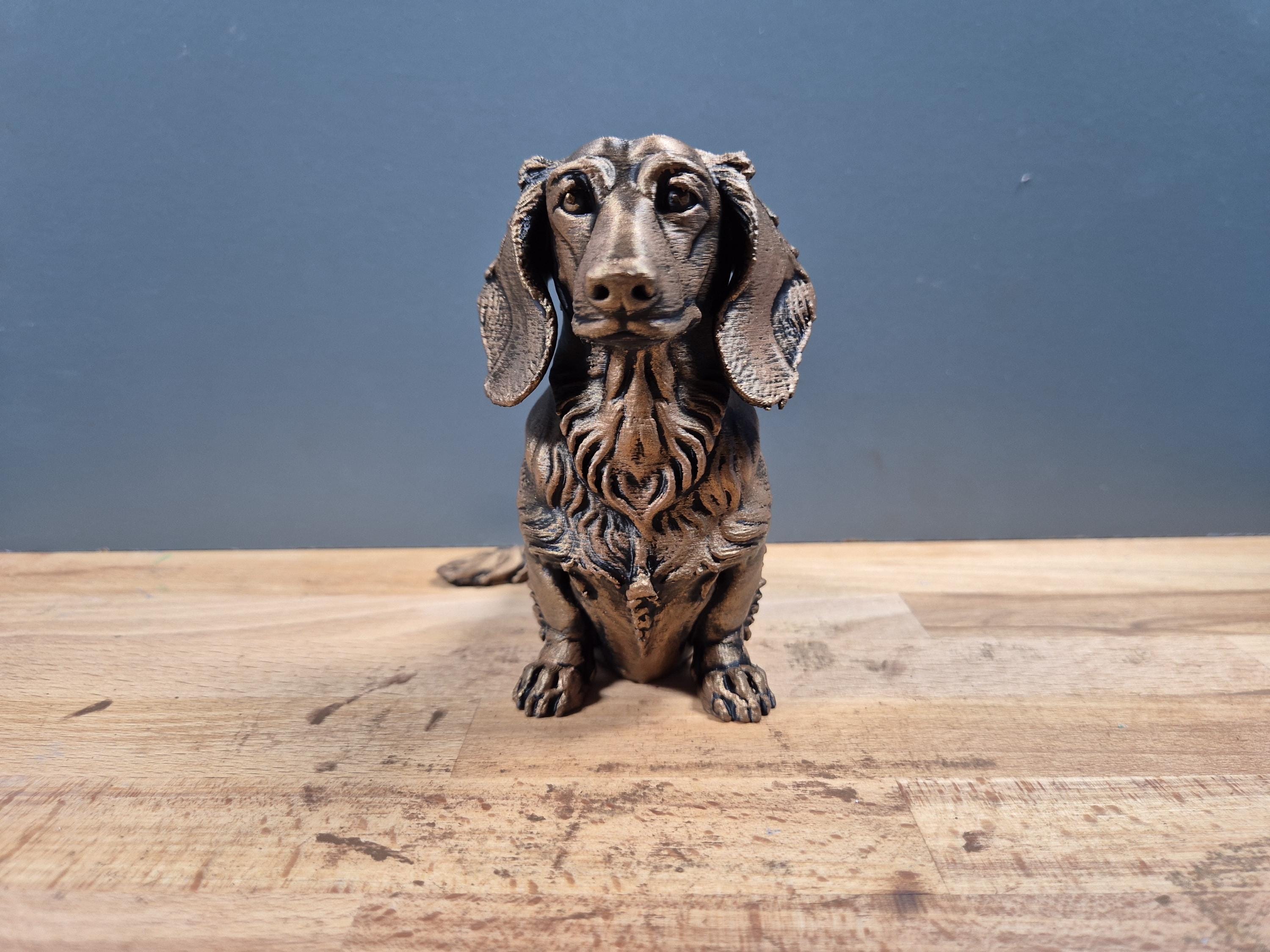 Statue Teckel à Poil Long Bronze Antique – Sculpture Chien Imprimée en 3D – Figurine Décorative – Cadeau pour Amoureux des Teckels