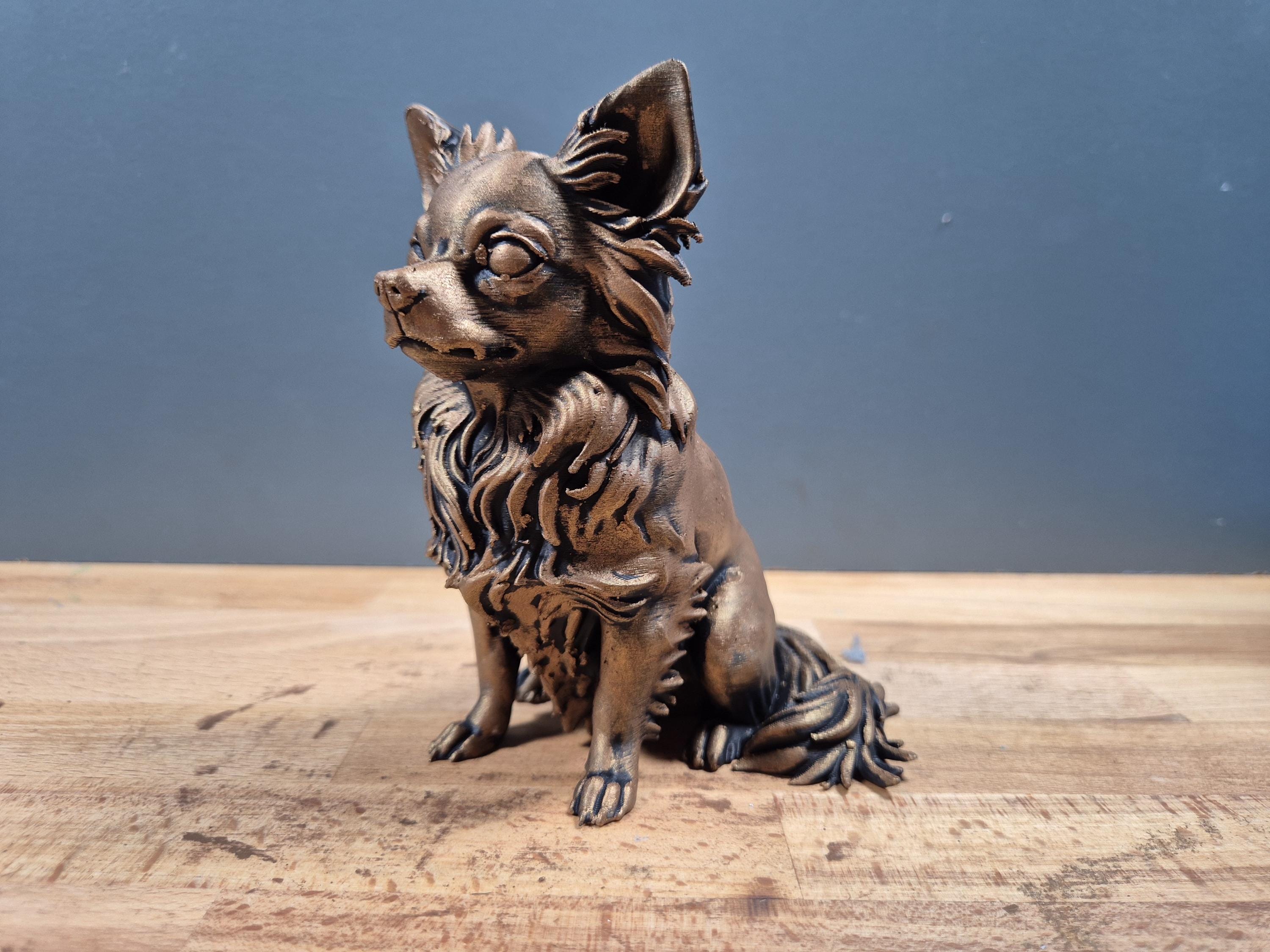 Chihuahua à Poil Long Statue Chien Personnalisée en Impression 3D, Décoration Effet Bronze, Cadeau Unique pour Amoureux des Chiens