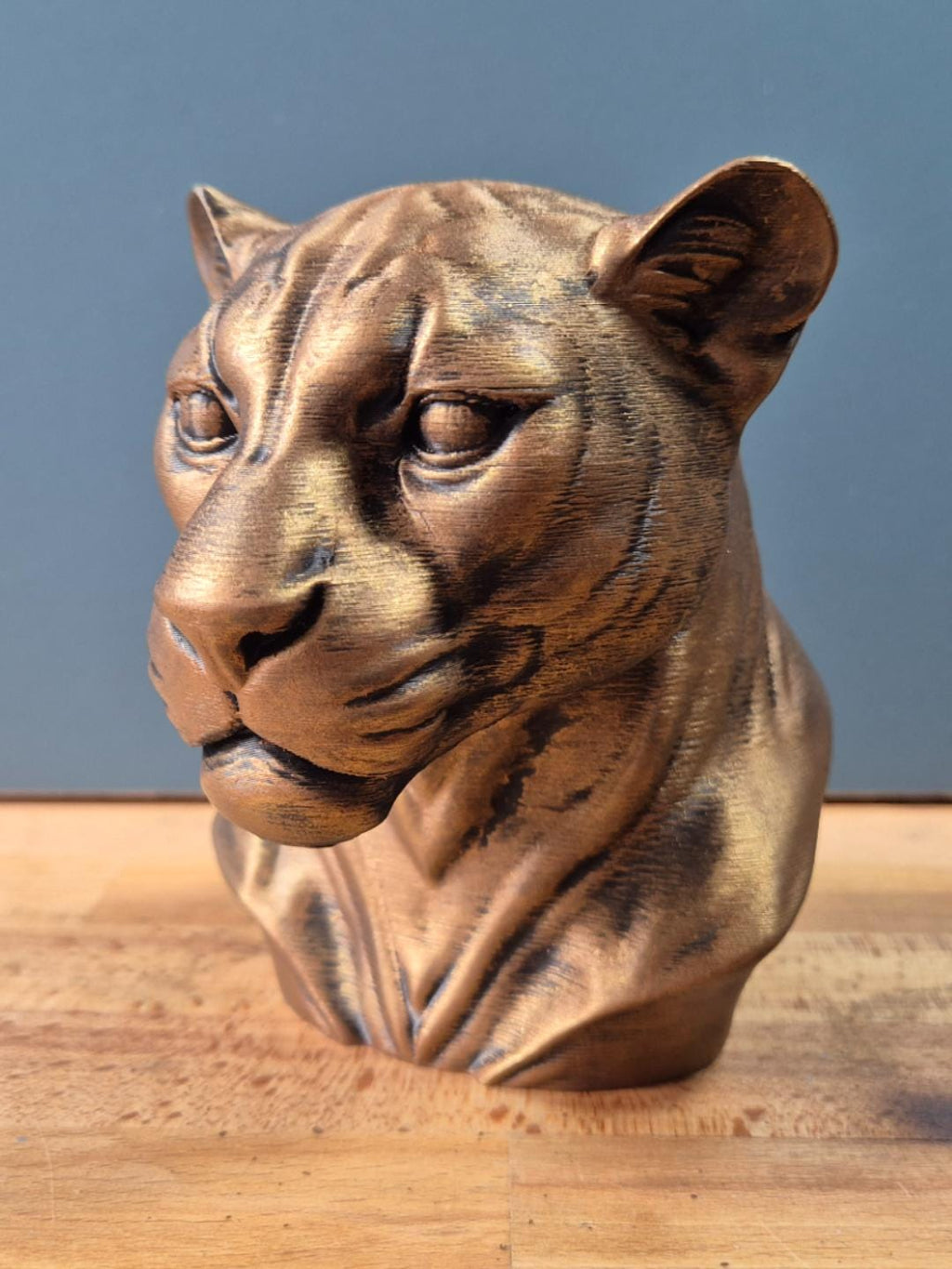 Buste Panthère Noire – Statue Félin Sauvage – Sculpture Moderne Imprimée en 3D