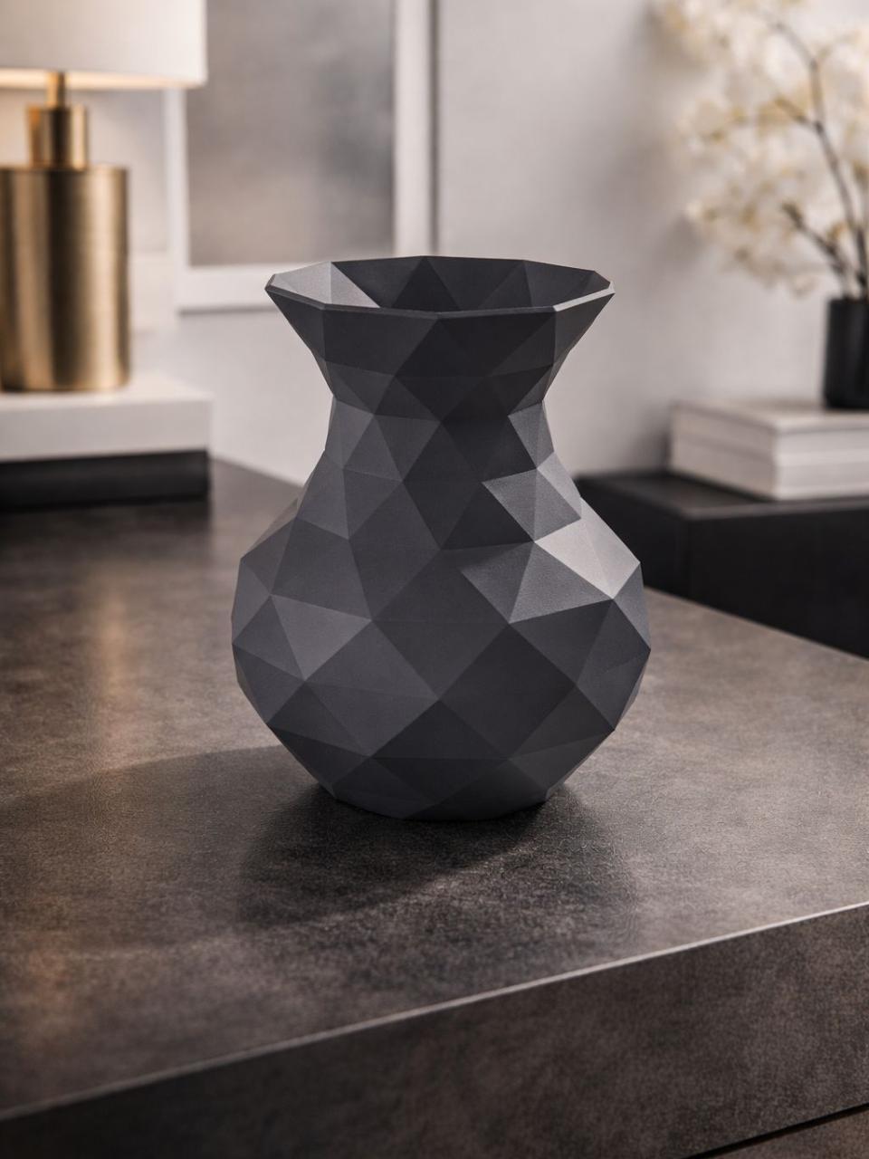 Vase Géométrique Noir – Vase Moderne Facetté – Décoration Minimaliste Imprimée en 3D