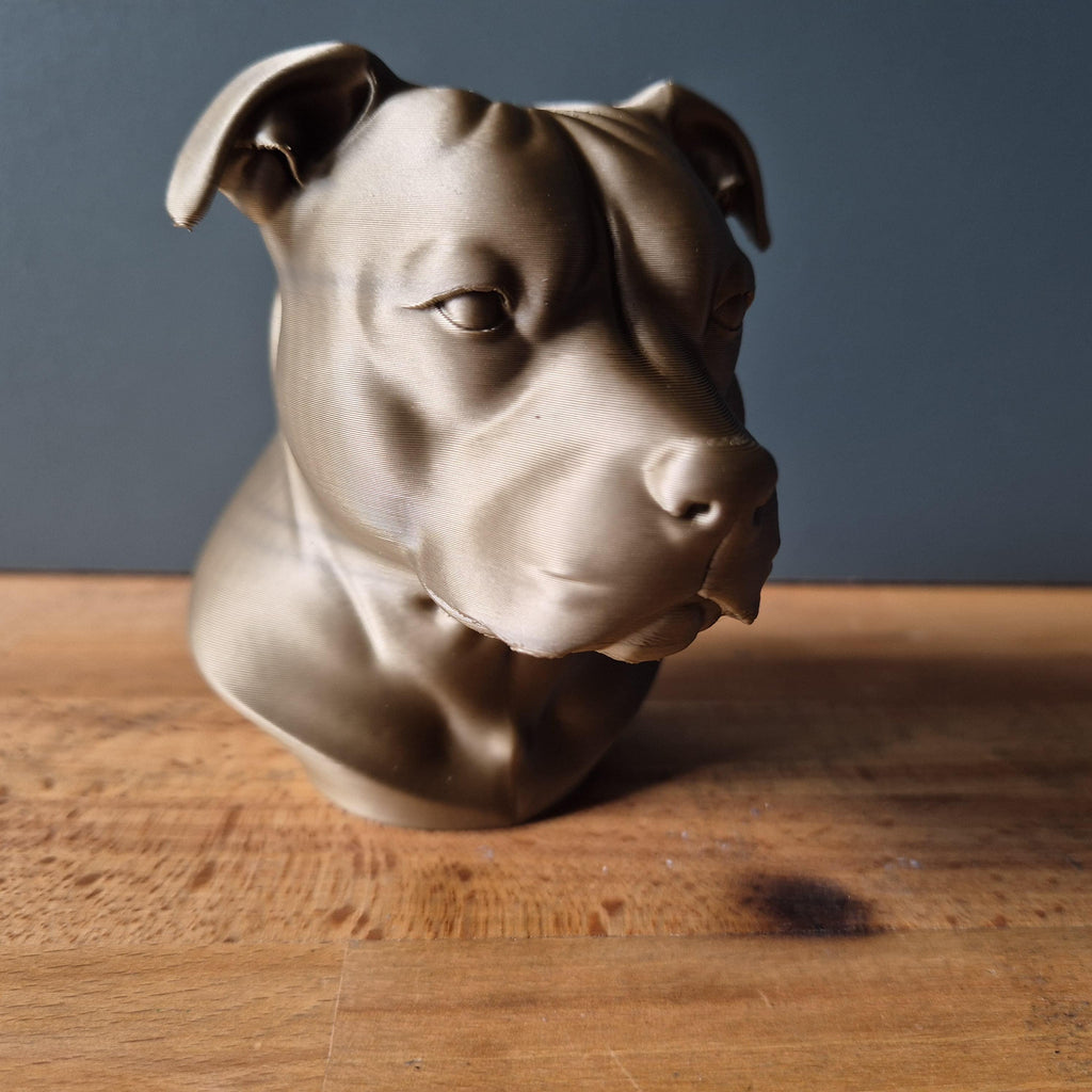 Buste de Staffordshire Bull Terrier en Impression 3D – Statue Staffie – Décoration Chien – Cadeau Personnalisé pour Amoureux des Staffs