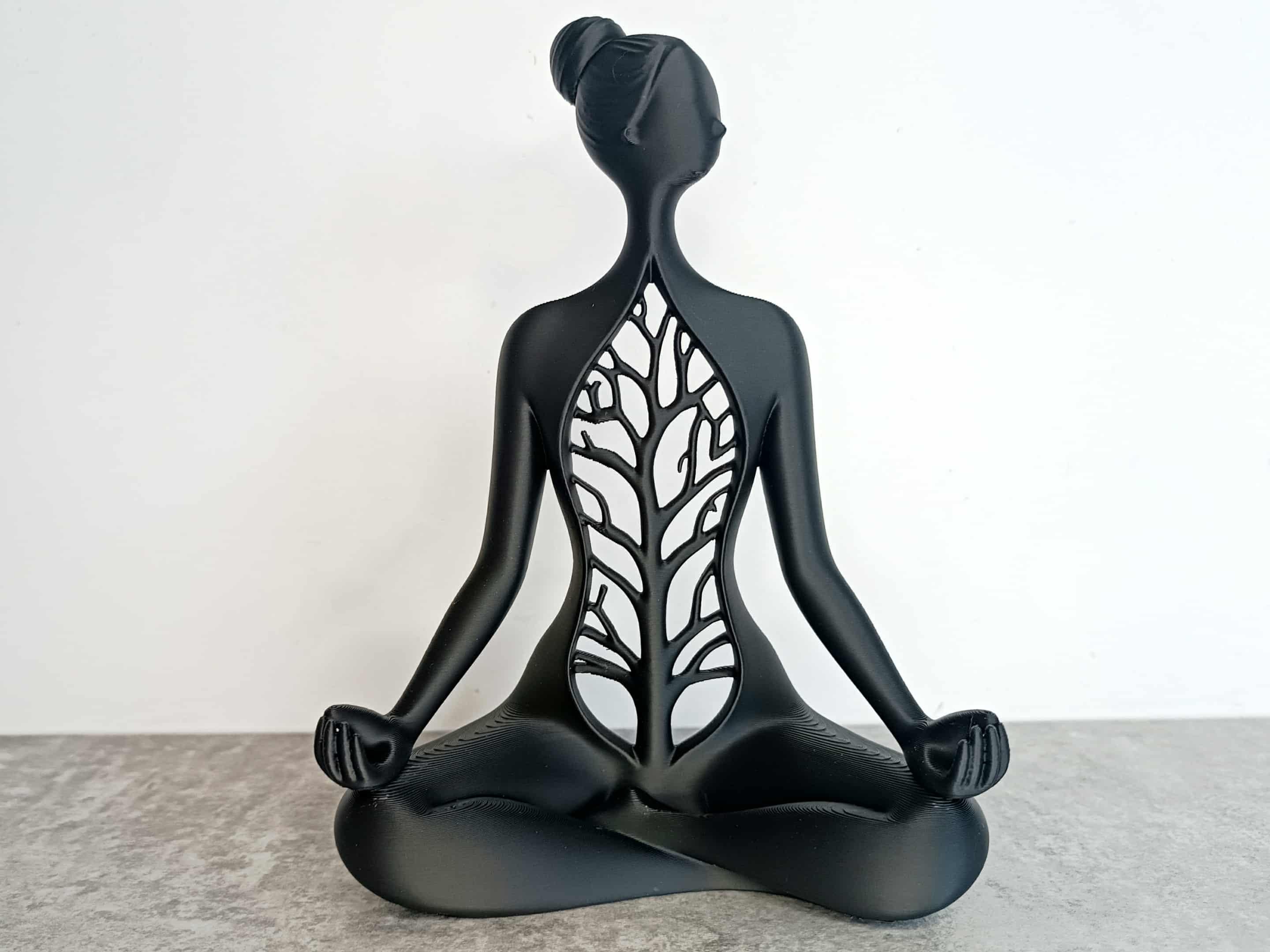 Statue Yoga Femme Zen – Sculpture Méditation Arbre de Vie | Décoration Spirituelle Imprimée en 3D