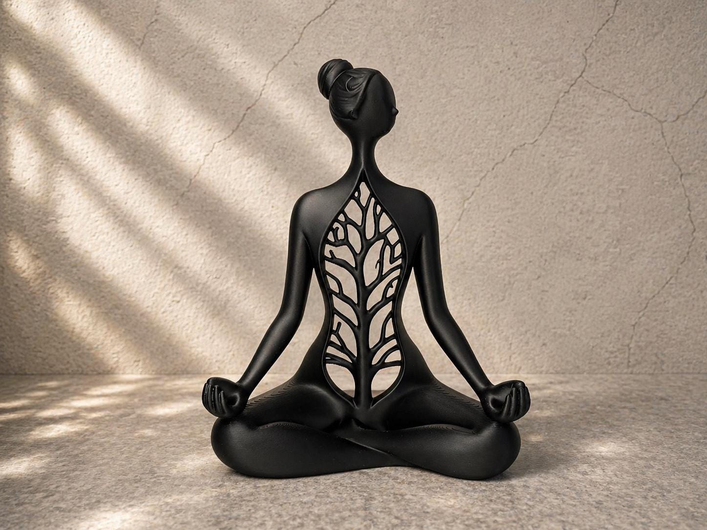 Statue Yoga Femme Zen – Sculpture Méditation Arbre de Vie | Décoration Spirituelle Imprimée en 3D