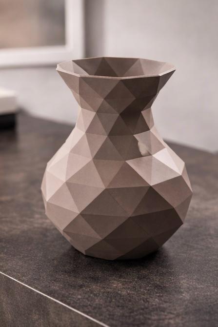 Vase Géométrique Noir – Vase Moderne Facetté – Décoration Minimaliste Imprimée en 3D