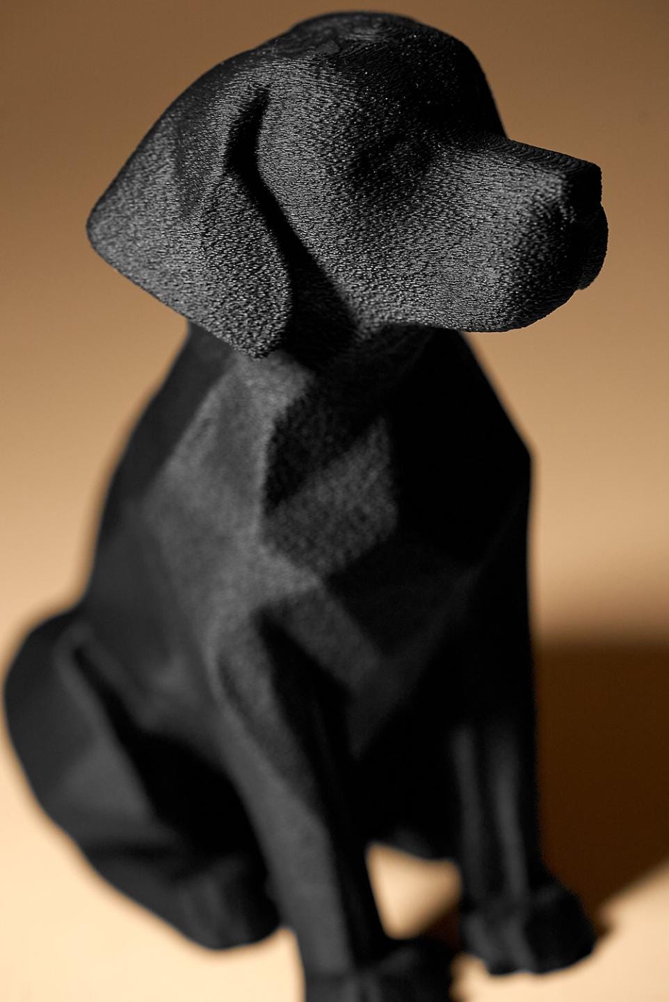 Statue Chien Moderne Noir – Sculpture Labrador Minimaliste – Décoration Design Imprimée en 3D