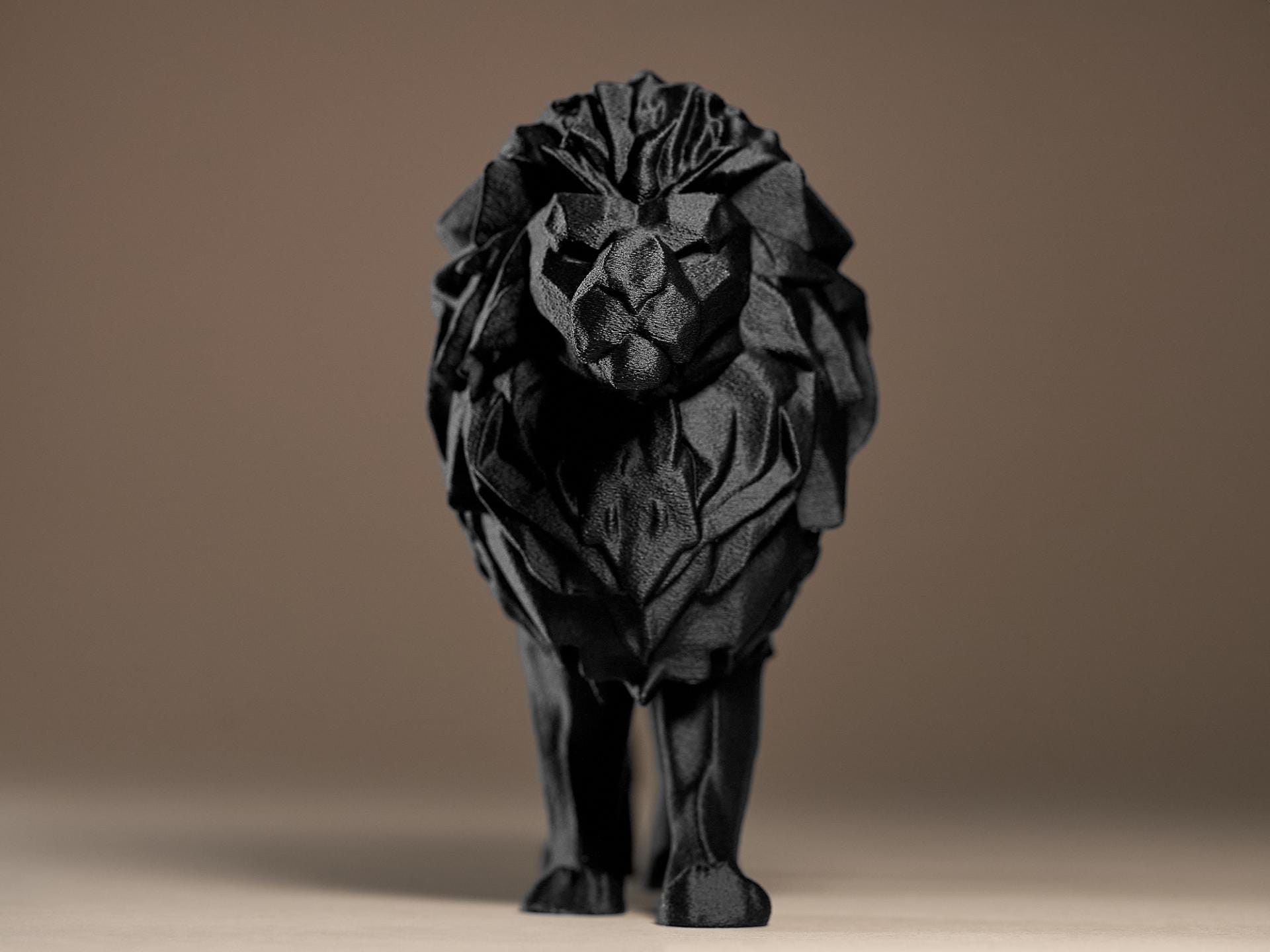 Statue Lion Géométrique Noir – Sculpture Moderne Imprimée en 3D | Décoration Luxe Minimaliste