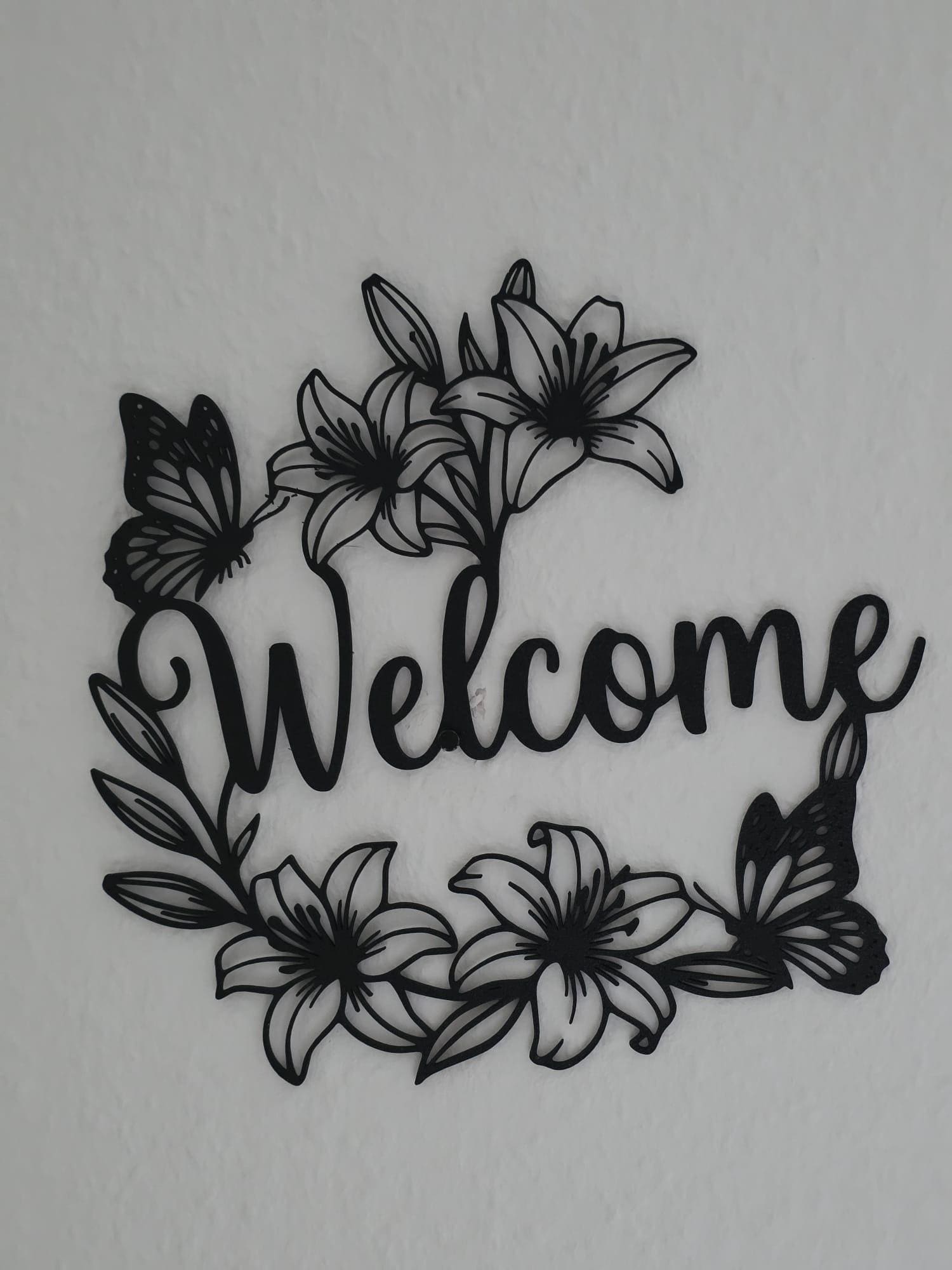 Décoration Murale Welcome Fleurie – Papillons & Lys | Welcome Sign Imprimé en 3D